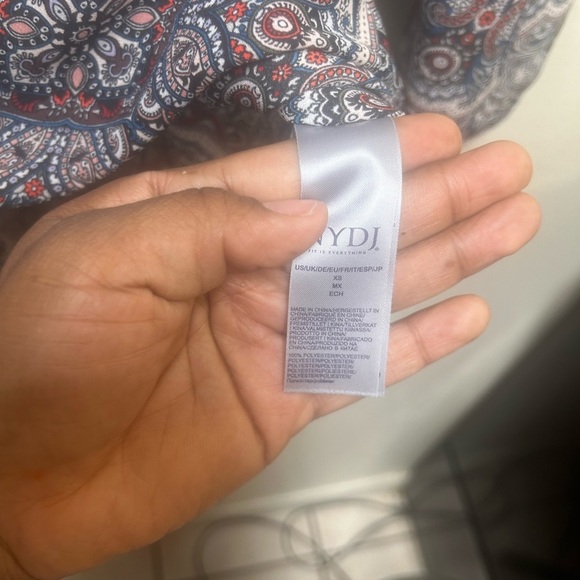 NYDJ Three Quarter Sleeve Printed Pintucked Back Blouse Kingsbury Paisley Xs - Picture 4 of 7